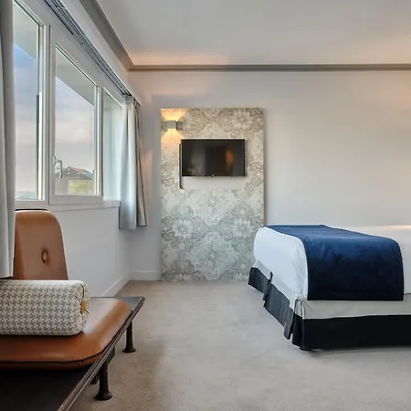 Atrium By Happyculture Suresnes