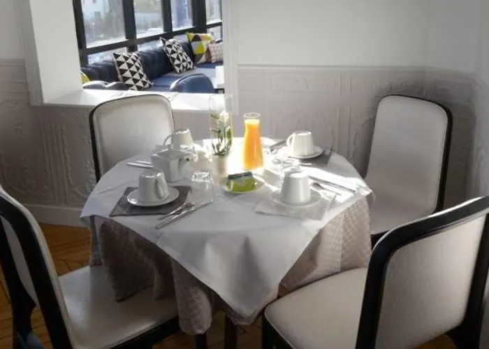 Atrium By Happyculture 3*