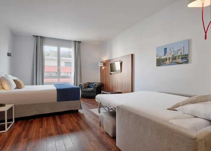 Atrium By Happyculture Hotel Suresnes