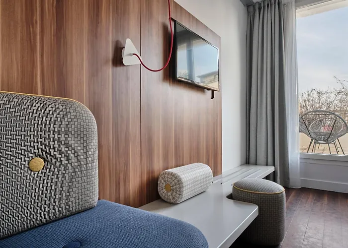 Hotel Atrium Suresnes